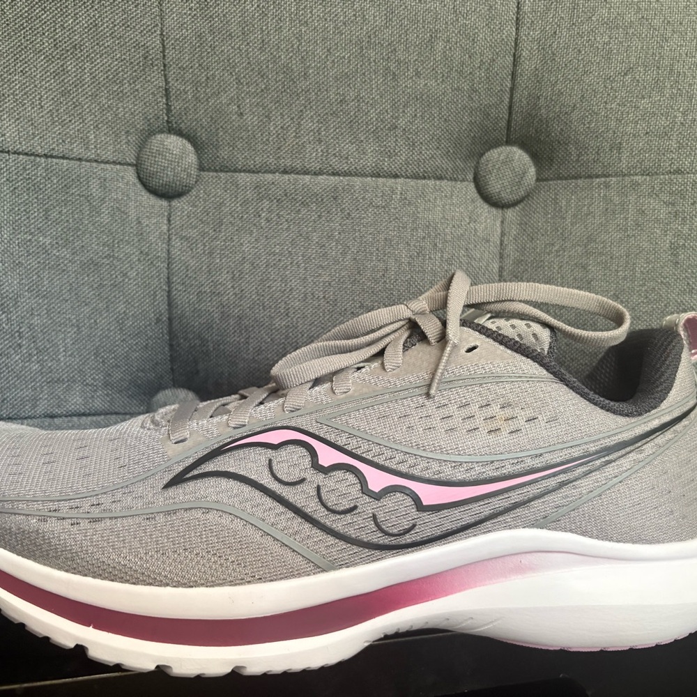 Saucony Women's Gray and Pink Sneakers
New Without Tags